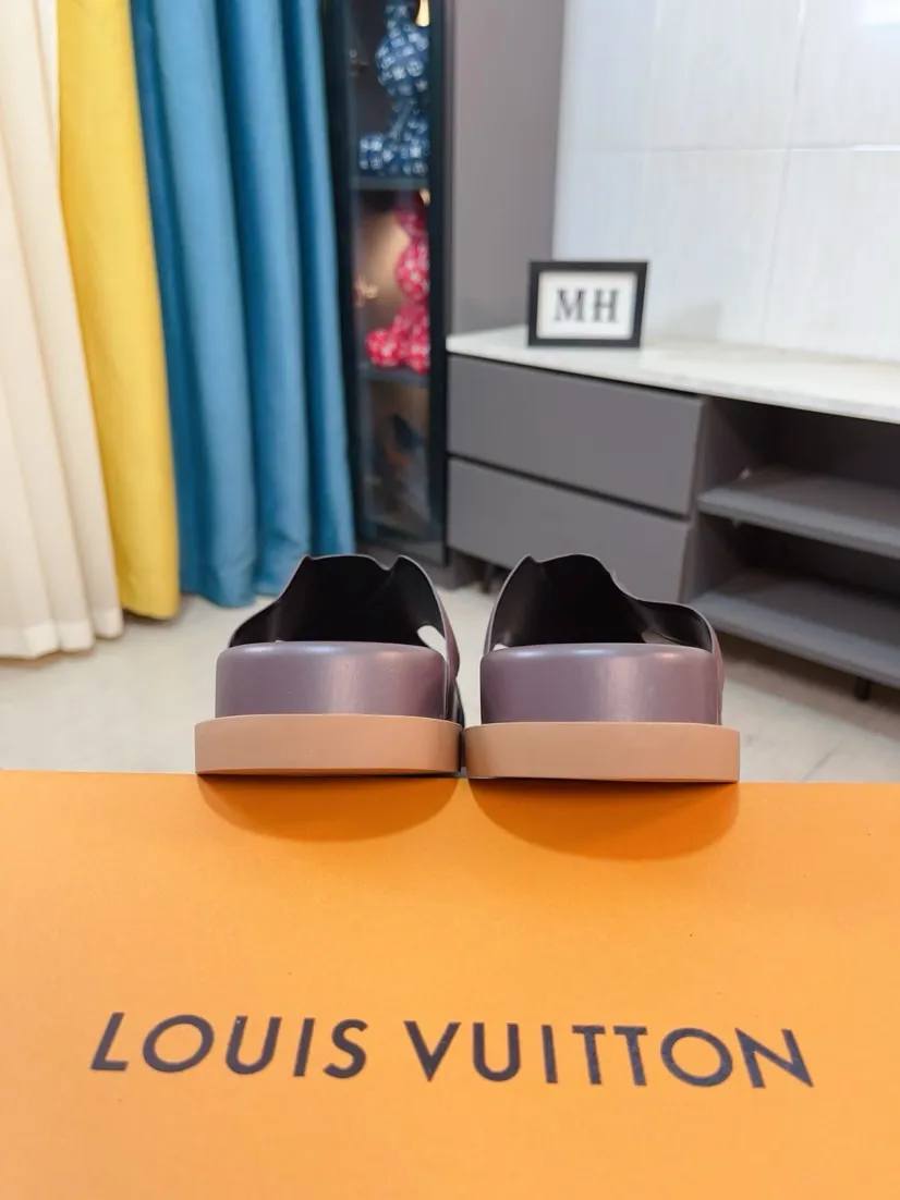 Men's shoes 💰300🌹🌹【LV】Multi-color new men's slippers, original top quality version, original special frosted cowhide➕sheepskin inner and side, non-slip combination sole, more stable walking, more comfortable and lightweight, high-end and generous, size: 38~44